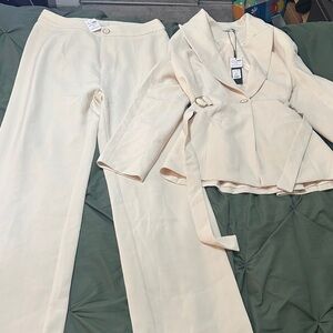Fashion Nova Cream Women's Pantsuit
